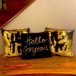 Sequin pillow set